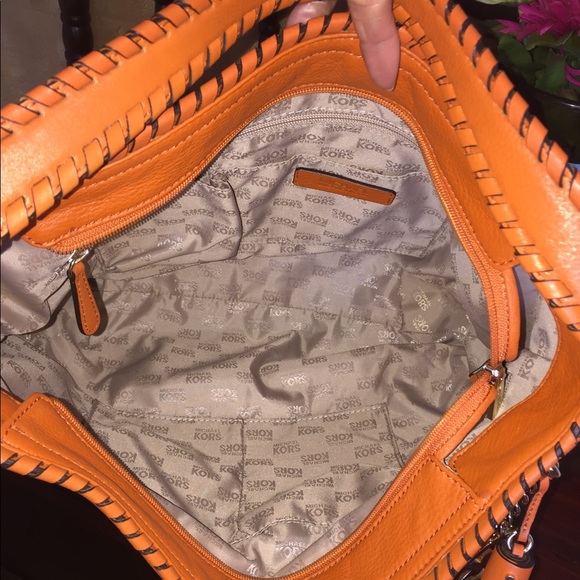 MICHEAL KORS leather shoulder bag & wallet GUC - Picture 6 of 8